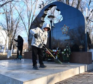 Таза Казақстан: Ақтөбе жастары жалпыұлттық акцияға белсене қатысуда